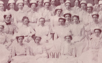 Class of 1900 Boston Cooking School, group picture.